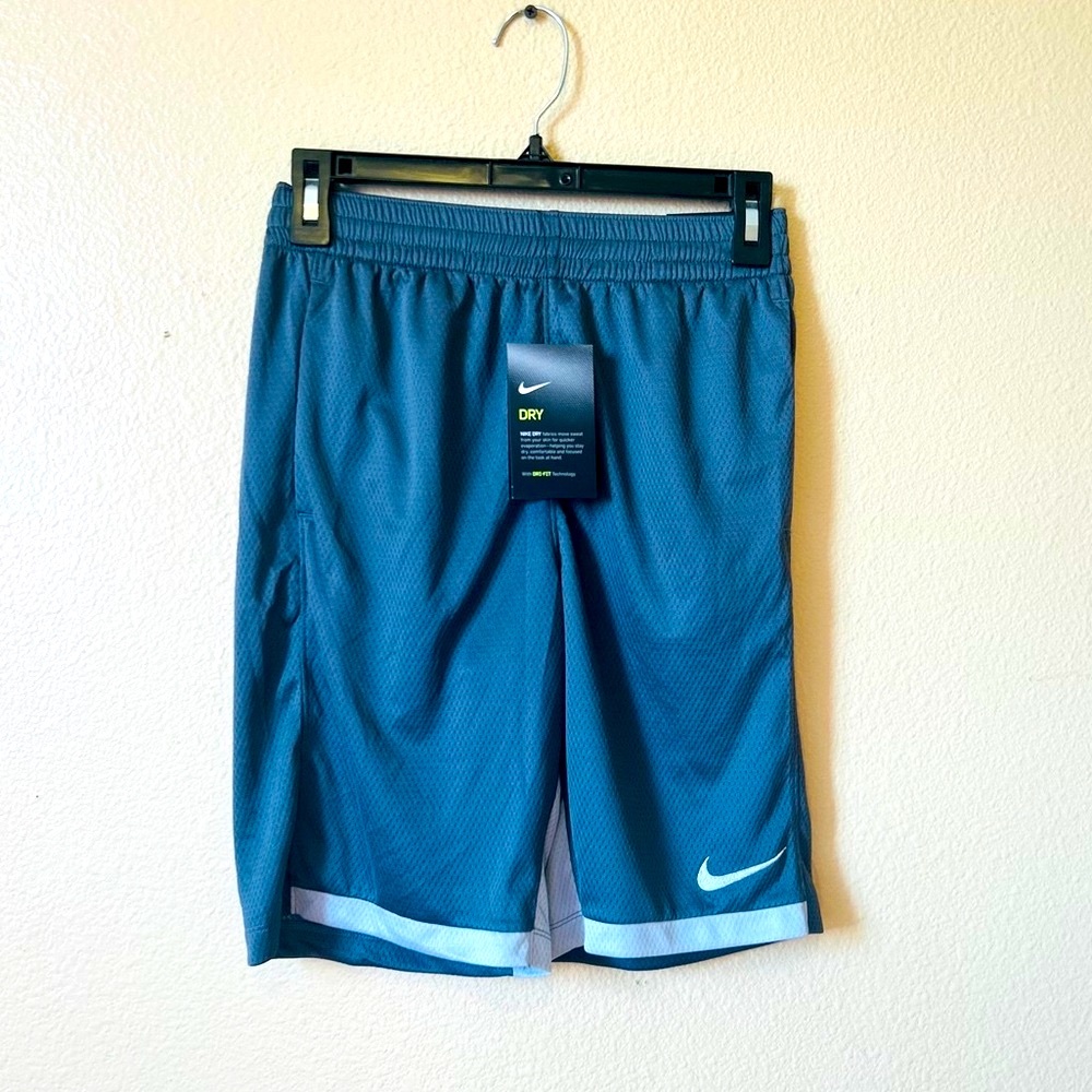 Nike-Dri Fit Boy Athletic Training Shorts-L